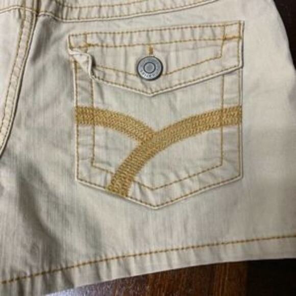 No Boundaries Tan Shorts Juniors Size 7 - Picture 3 of 4